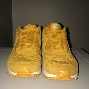 Super cute Nike AIR MAX shoes